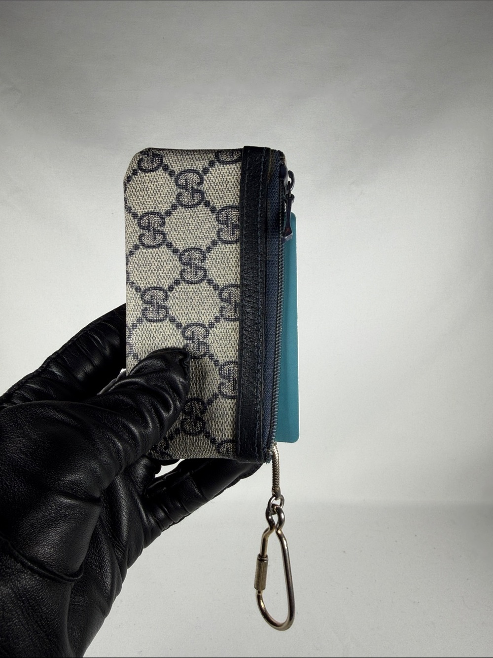 Authentic Gucci Blue GG Supreme Card/Key Cles
